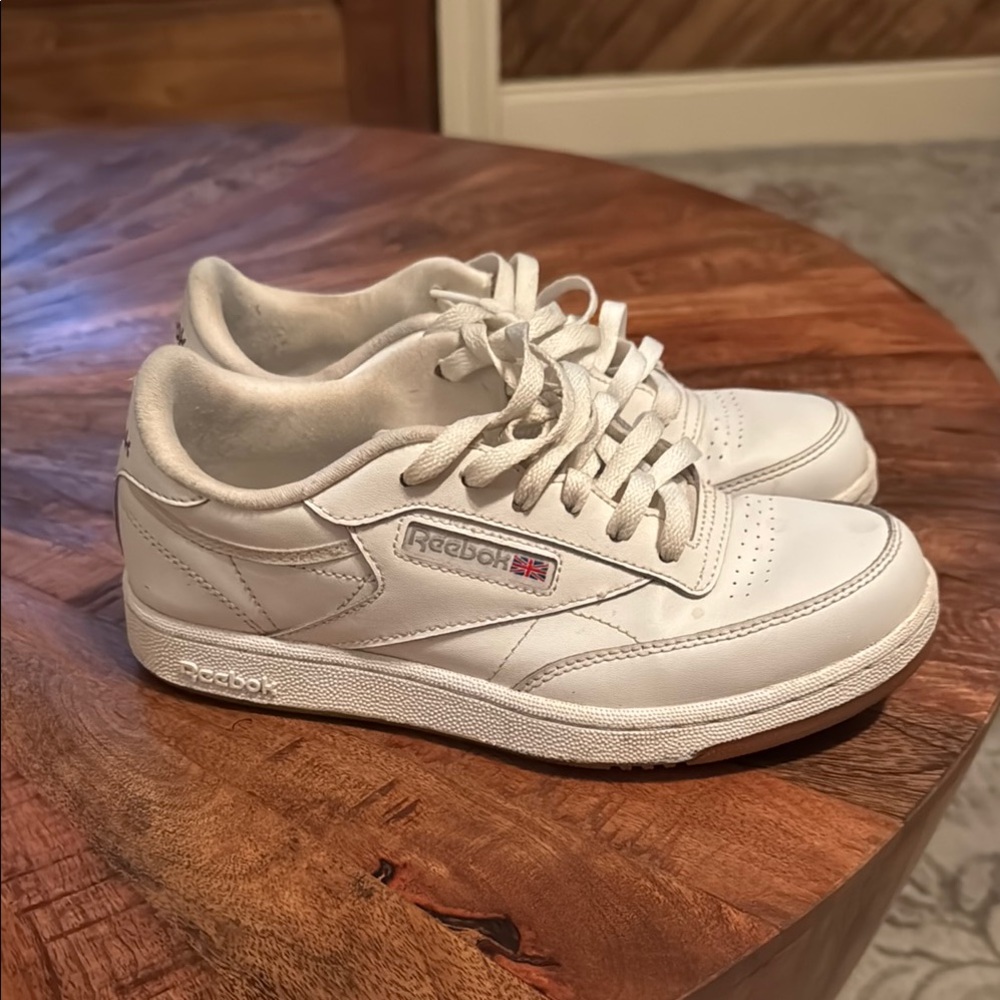 Reebok‎ White Sneakers 5.5Y - Picture 3 of 5